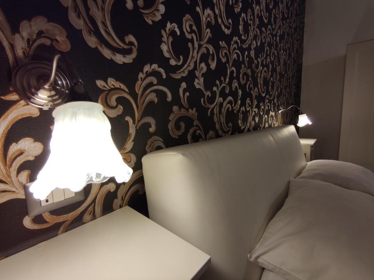 Sami Luxury Rooms 3 8 0 7 9 4 9 2 5 3 Syracuse Exterior photo
