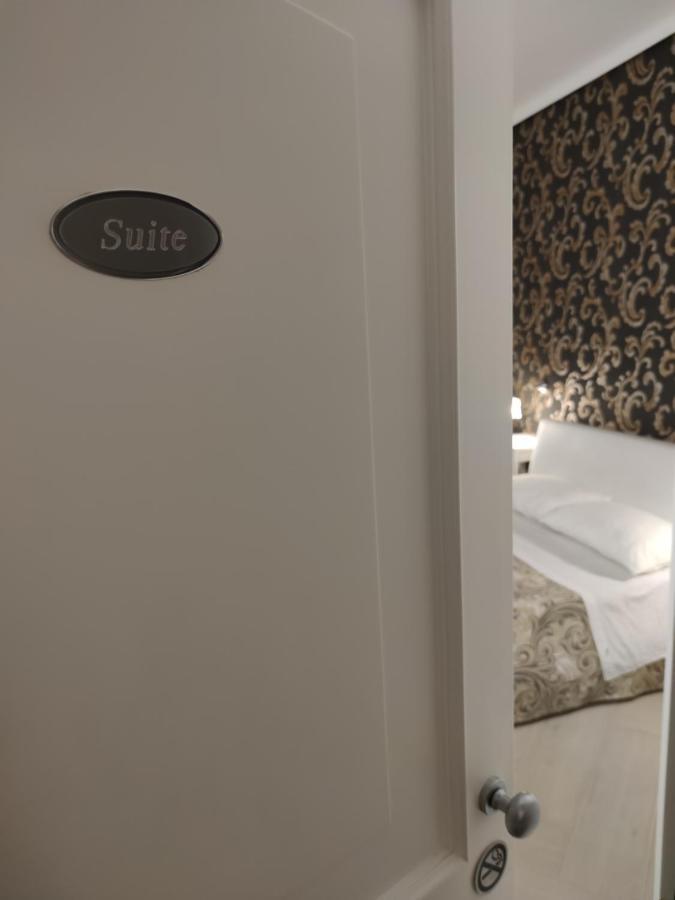 Sami Luxury Rooms 3 8 0 7 9 4 9 2 5 3 Syracuse Exterior photo
