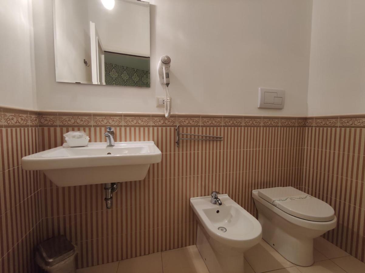 Sami Luxury Rooms 3 8 0 7 9 4 9 2 5 3 Syracuse Exterior photo
