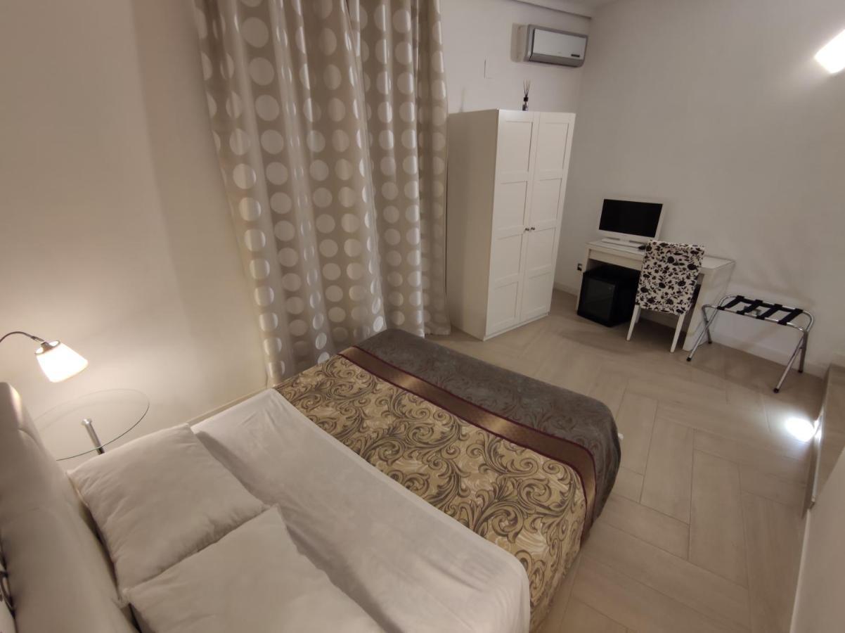 Sami Luxury Rooms 3 8 0 7 9 4 9 2 5 3 Syracuse Exterior photo