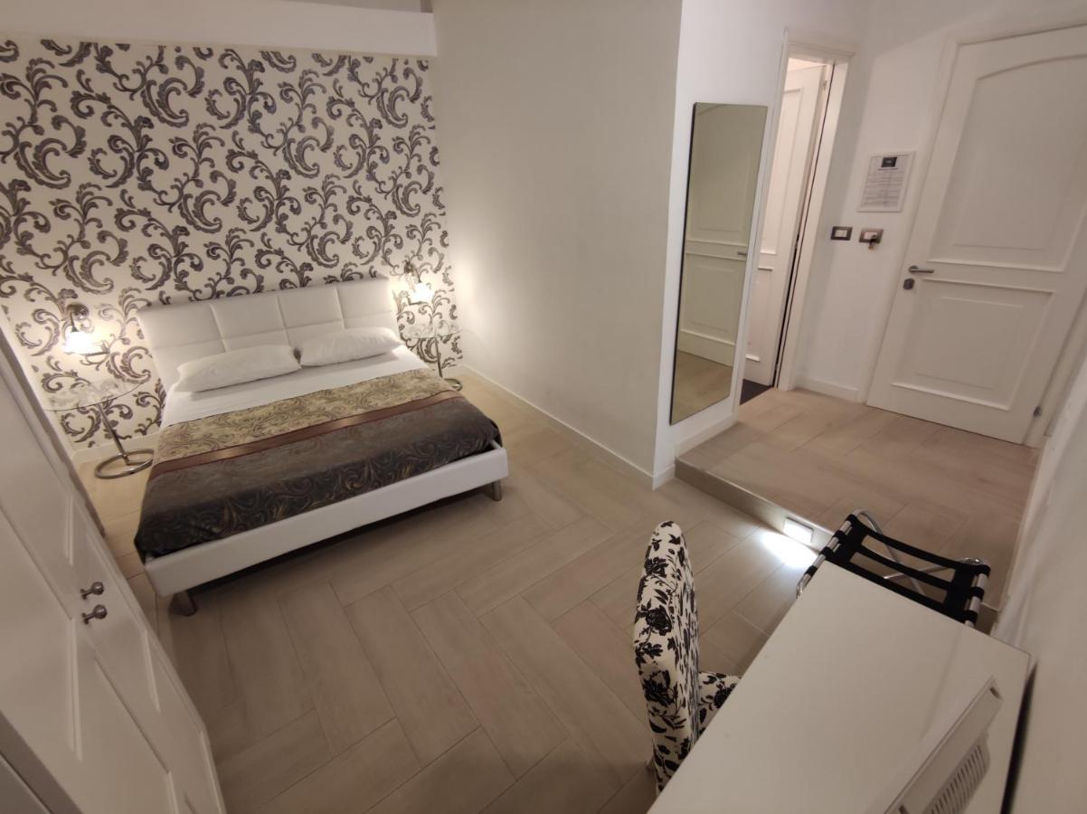 Sami Luxury Rooms 3 8 0 7 9 4 9 2 5 3 Syracuse Exterior photo