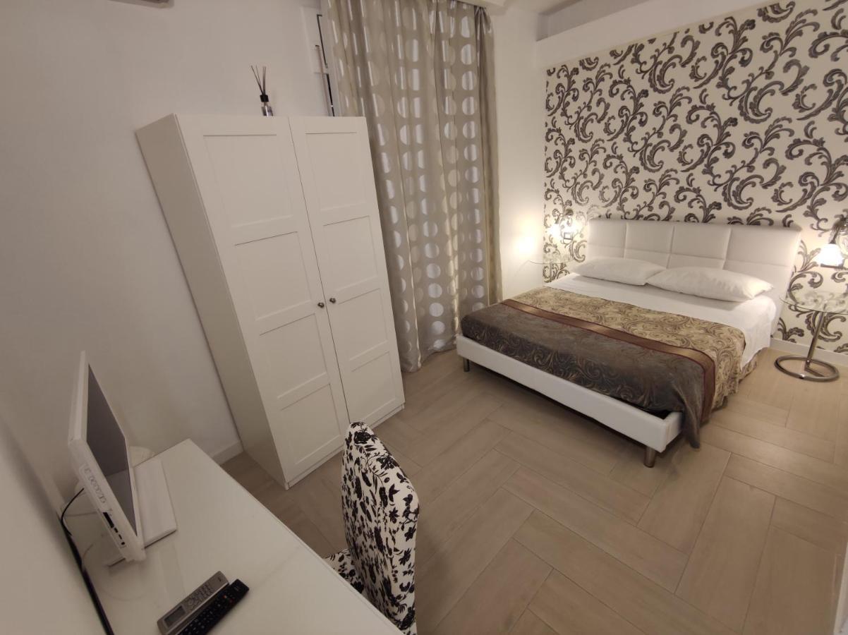 Sami Luxury Rooms 3 8 0 7 9 4 9 2 5 3 Syracuse Exterior photo
