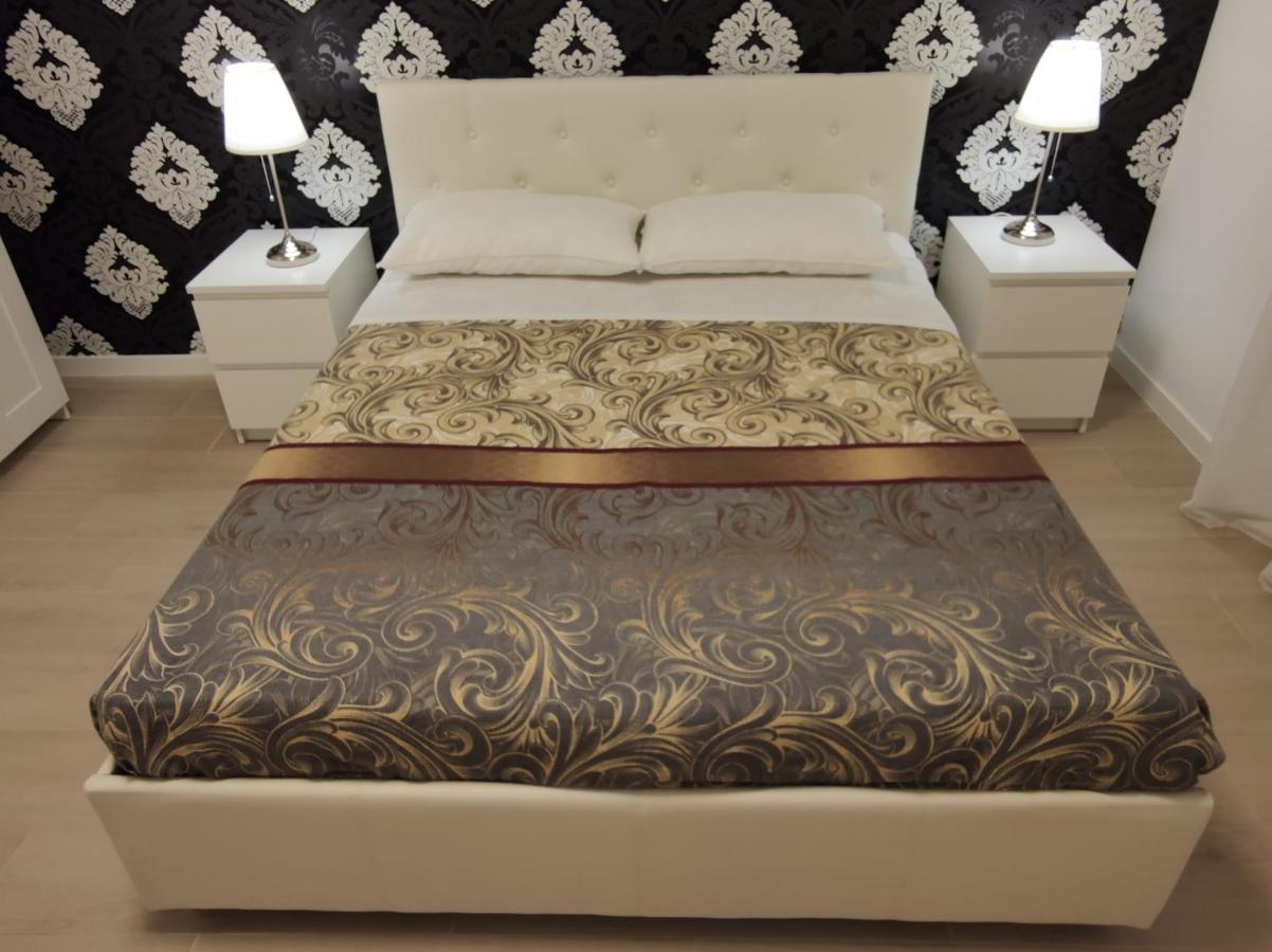 Sami Luxury Rooms 3 8 0 7 9 4 9 2 5 3 Syracuse Exterior photo