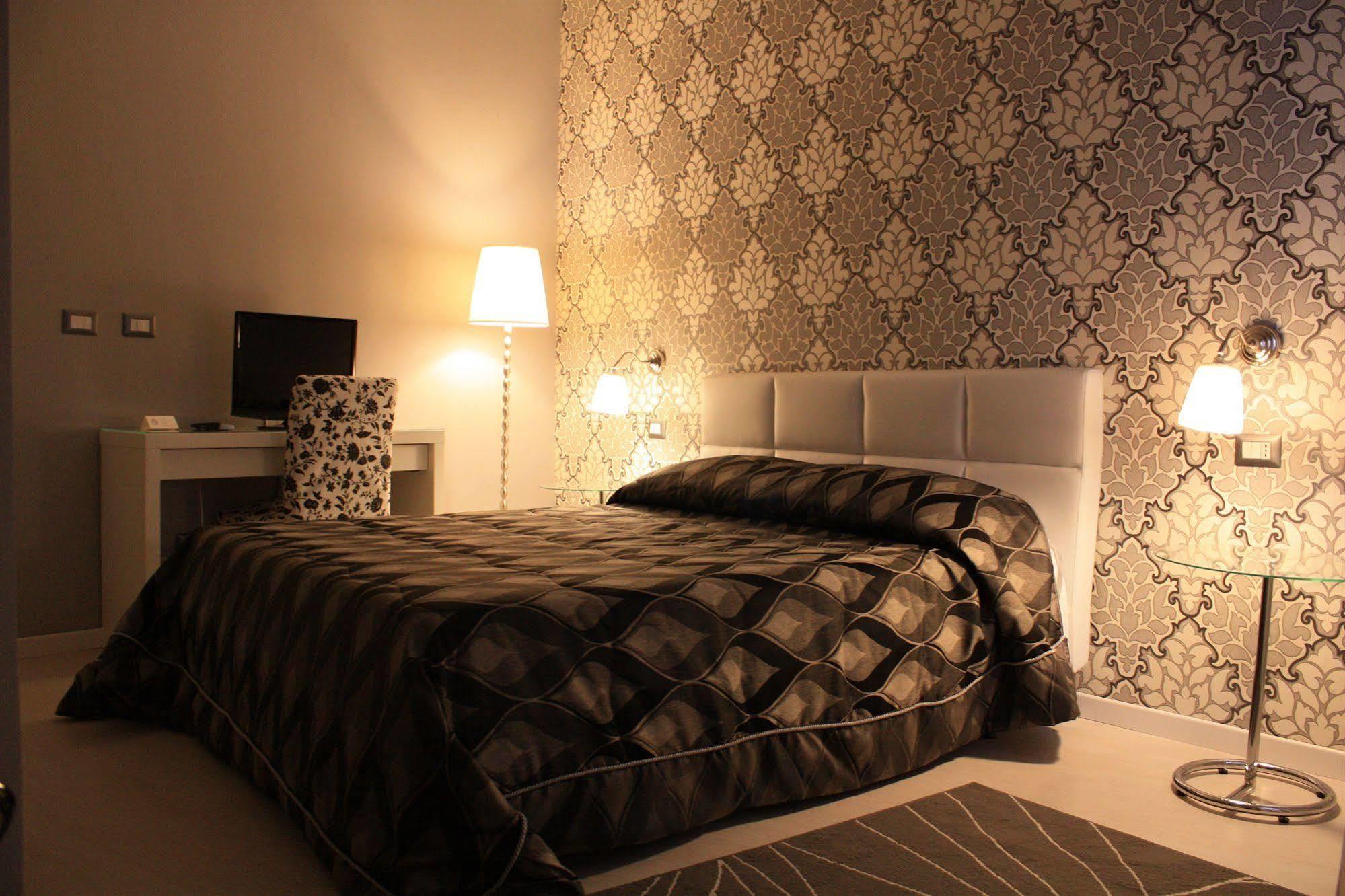 Sami Luxury Rooms 3 8 0 7 9 4 9 2 5 3 Syracuse Exterior photo